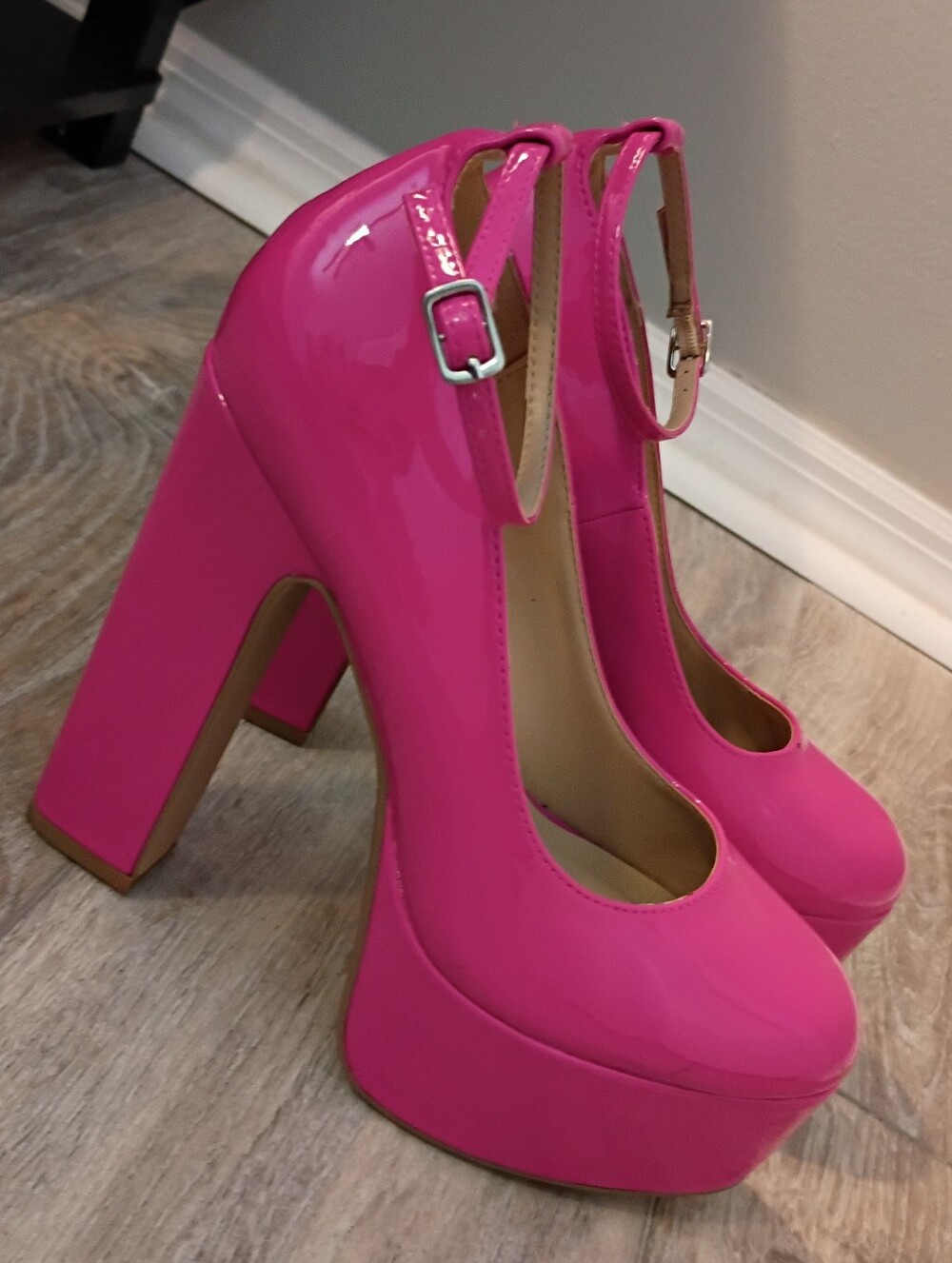 Shiny Pink Platform Pumps Size 8